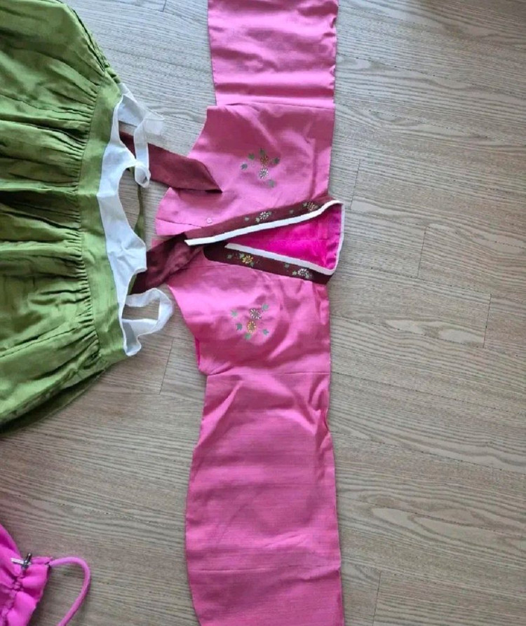 강종순 혼주 한복 3벌 이미지