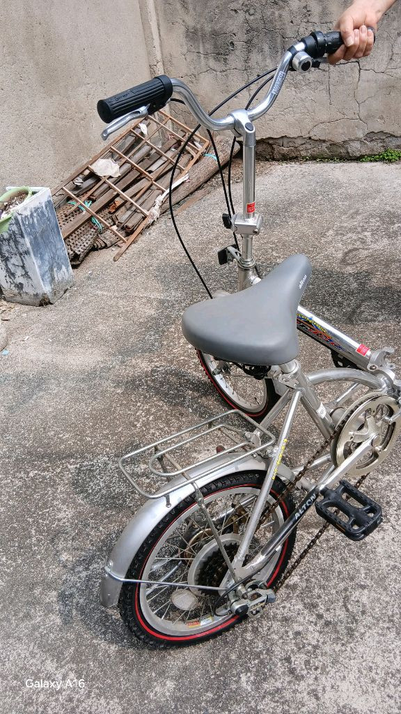 알톤 접이식 자전거 이미지