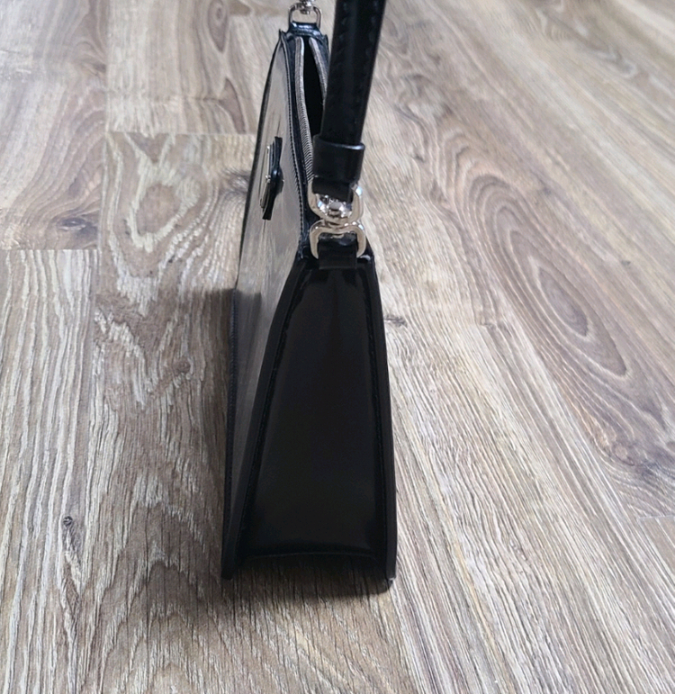 프라다 브러시드 호보백미니백가방명품백테수토호보백숄더백버킷백 구찌루이비통디올셀린느샤넬에르메스보테가발렌시아가아바백팩 이미지