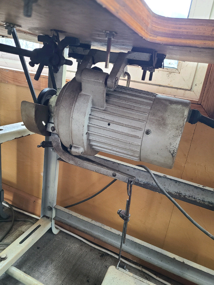 가죽공예 니피1피할기와 사다(CIRDAR) 미싱 이미지