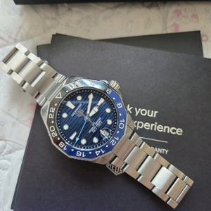 태그호이어 아쿠아레이서 gmt 청판 이미지