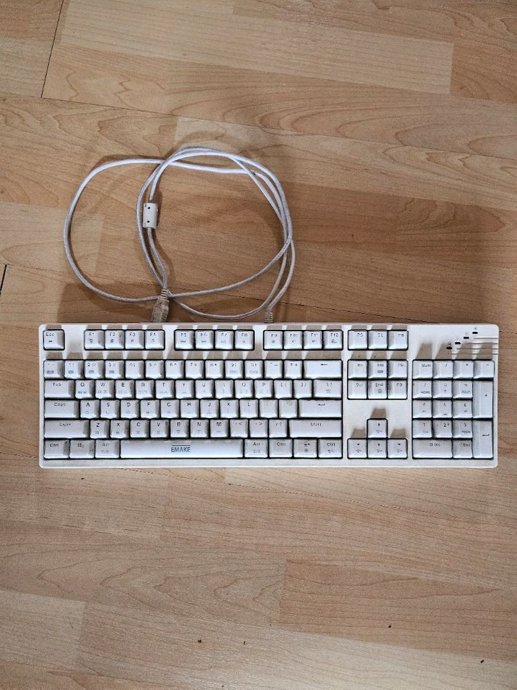 급매 EMAKE 유선 게이밍 키보드 (화이트) 이미지