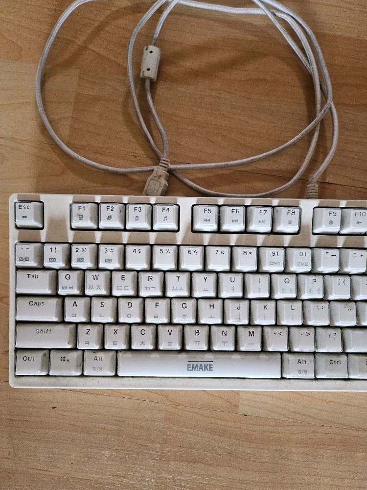 급매 EMAKE 유선 게이밍 키보드 (화이트) 이미지