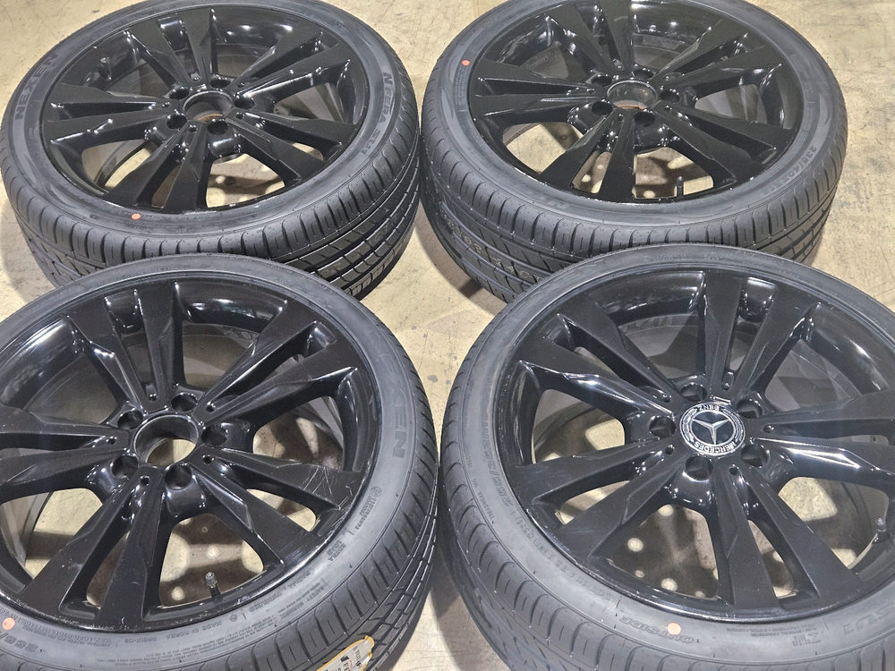 벤츠 C클래스 W204.205 장착이 가능한 18인치 중고휠타이어셋트 이미지