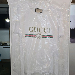 구찌 로고 반팔티 이미지