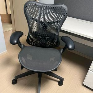 허먼밀러 미라체어 이미지