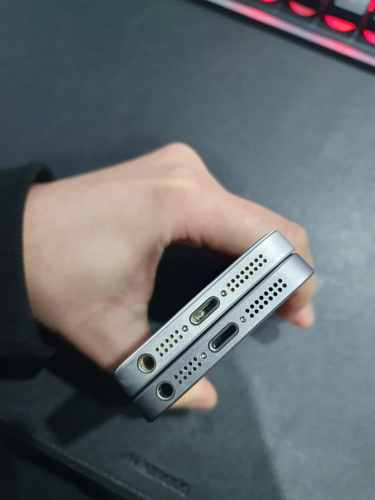 아이폰SE 64G / 128G 실버 스페이스그레이 카메라무음 이미지