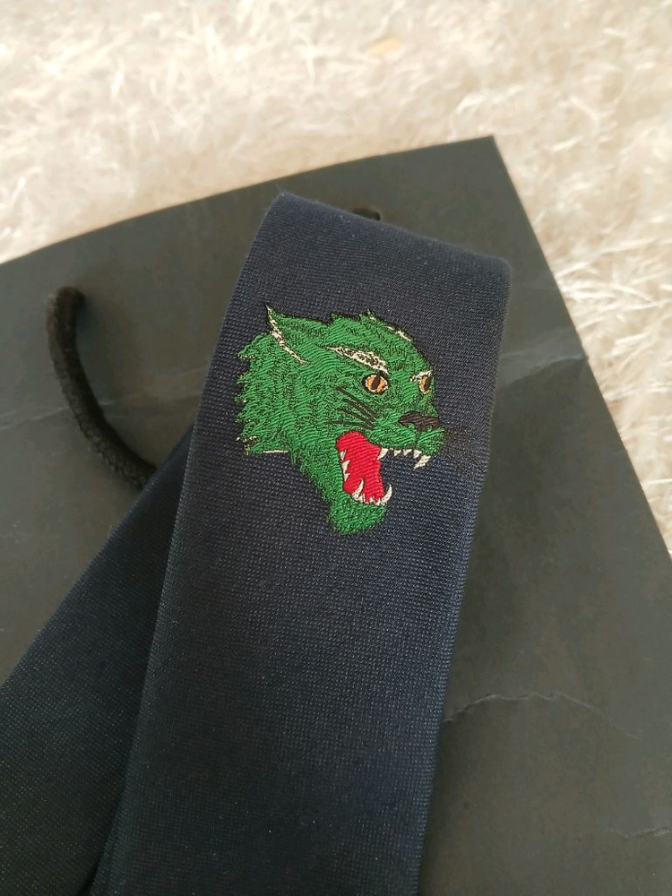 구찌 용 실크 넥타이 이미지