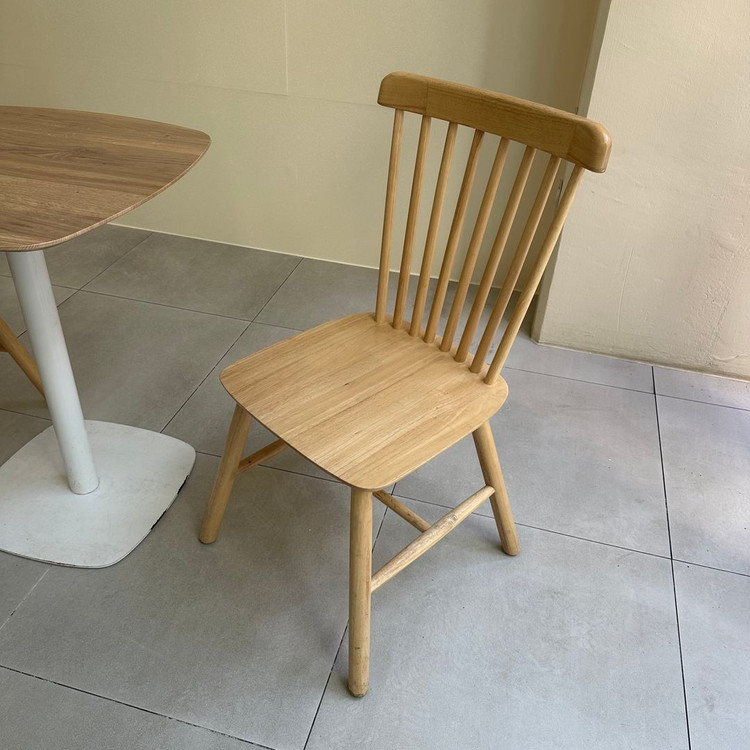 2인용 원목 의자 테이블 세트 이미지