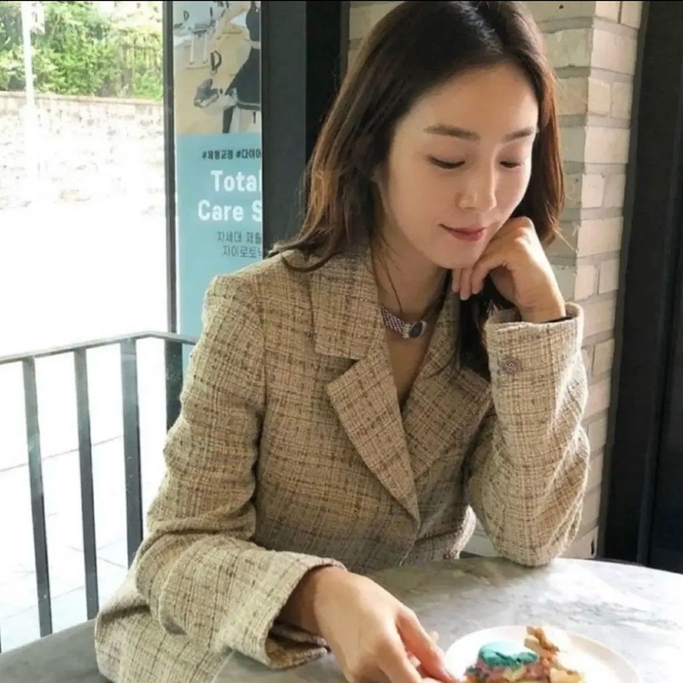 온앤온 기은세 손예진 트위드 자켓 이미지