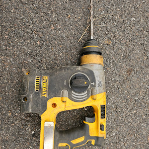 디월트 dch273 해머드릴 이미지