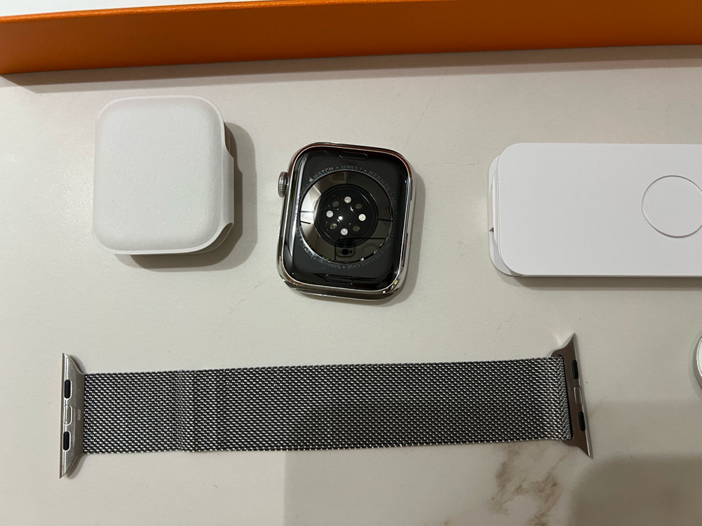 애플워치7 에르메스 45mm 본체 + 정품 밀레니즈루프 판매합니다 이미지