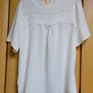 펀칭 레이스 반팔 블라우스 77사이즈 (새상품) 이미지