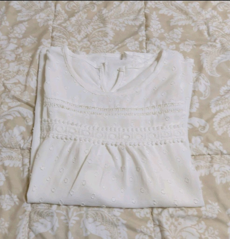 펀칭 레이스 반팔 블라우스 77사이즈 (새상품) 이미지