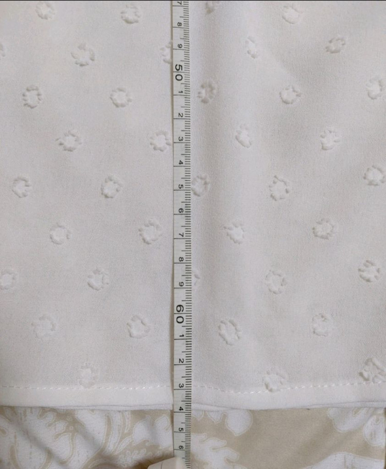 펀칭 레이스 반팔 블라우스 77사이즈 (새상품) 이미지