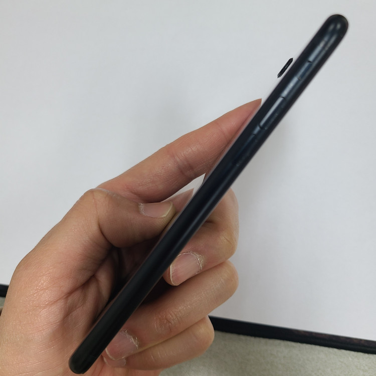 아이폰 SE3 미드나이트 128G 메인폰 210871 이미지