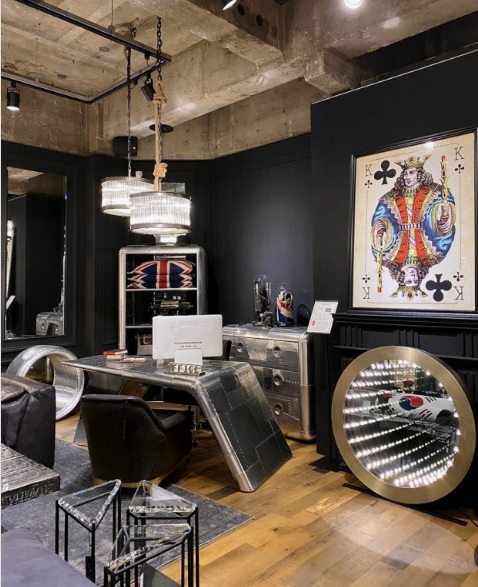 티모시울튼 발키리 디자인 데스크 판매 이미지