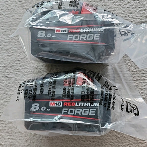 밀워키 M18 배터리 8.0Ah 2개 새제품 이미지