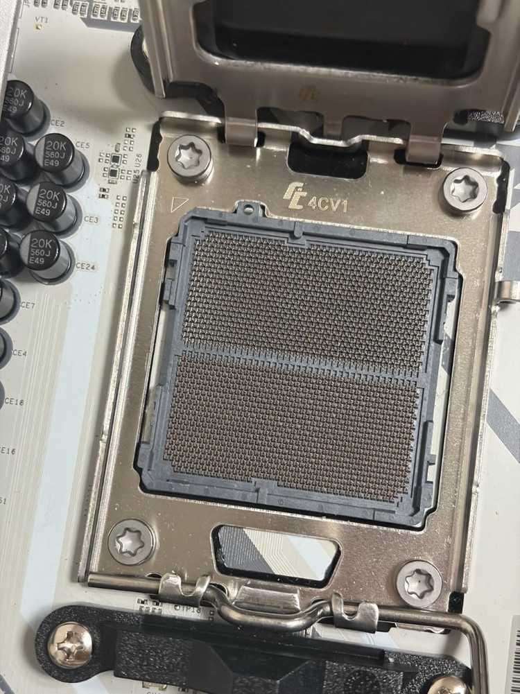 B650 스틸레전드 WIFI 메인보드 팝니다 이미지