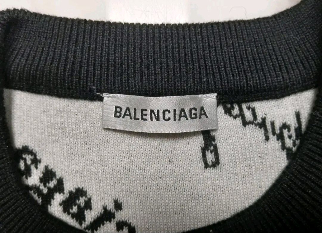 [새상품급 여성용] 발렌시아가 올오버 로고 매니아 니트 L 사이즈 (루이비통 샤넬 프라다 디올 펜디 구찌 에르메스) 이미지