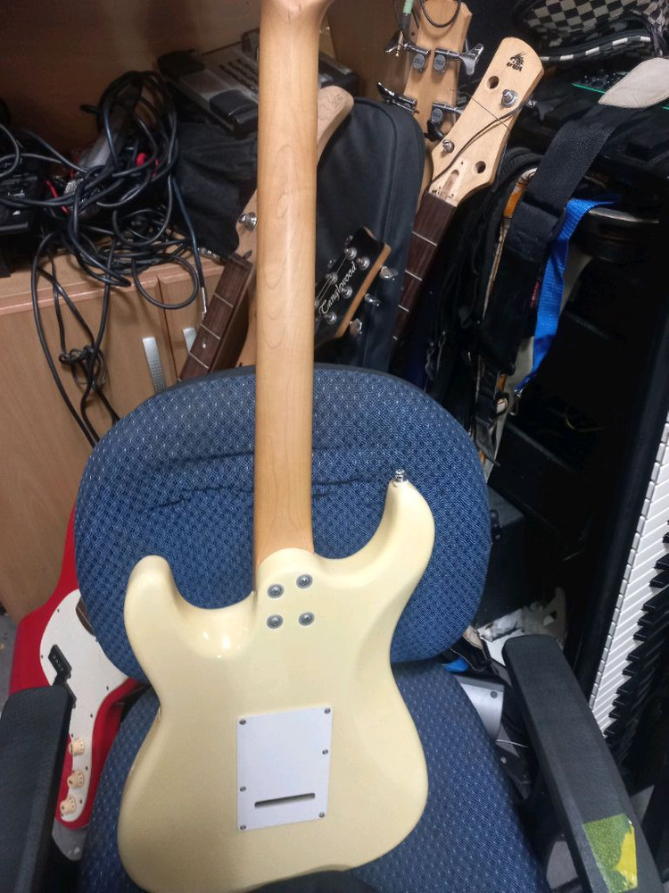 스윙 R3 프러스 일렉기타 이미지