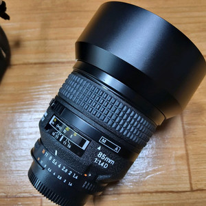 니콘 85.4d 철제 후드포함 이미지