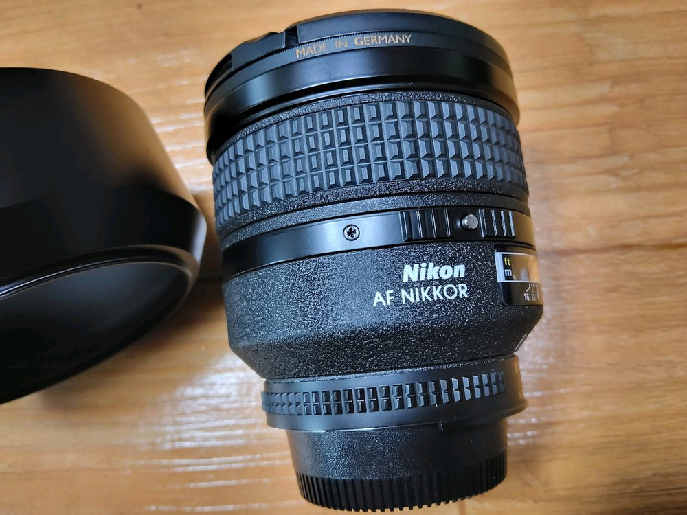 니콘 85.4d 철제 후드포함 이미지