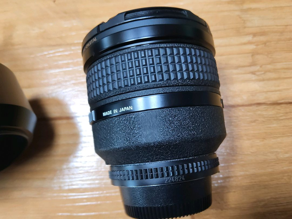 니콘 85.4d 철제 후드포함 이미지