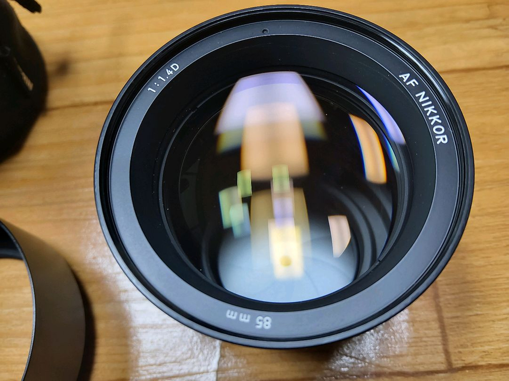 니콘 85.4d 철제 후드포함 이미지