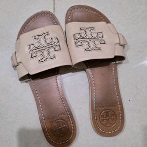 토리버치 슬라이드 8 이미지