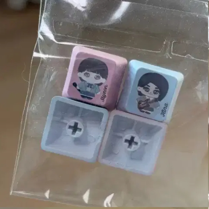 QWER 50명 한정 키캡 (24년 첫 방학식 역조공) 이미지