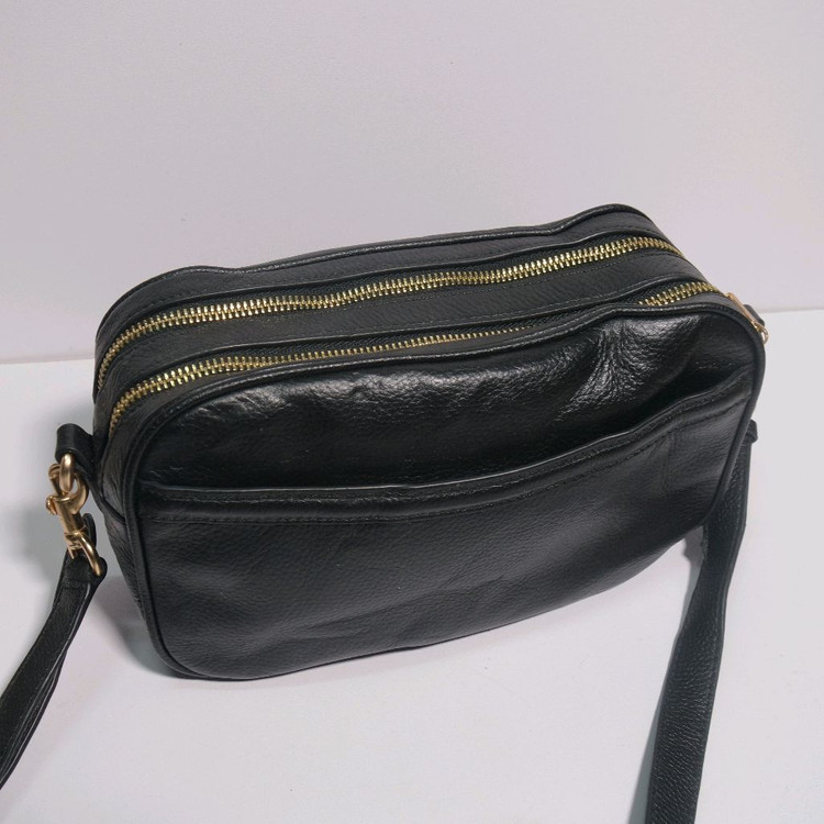 코치 크로스백 이미지