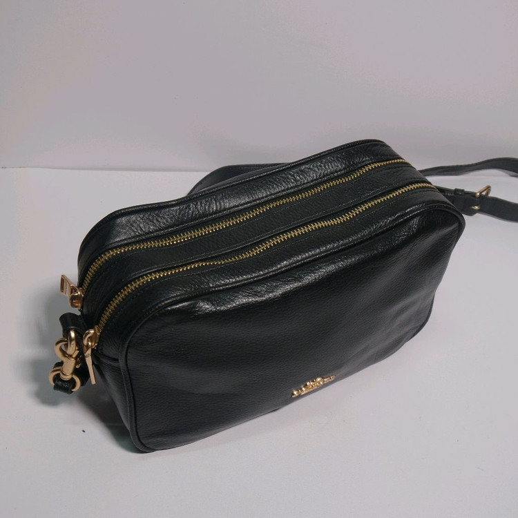 코치 크로스백 이미지