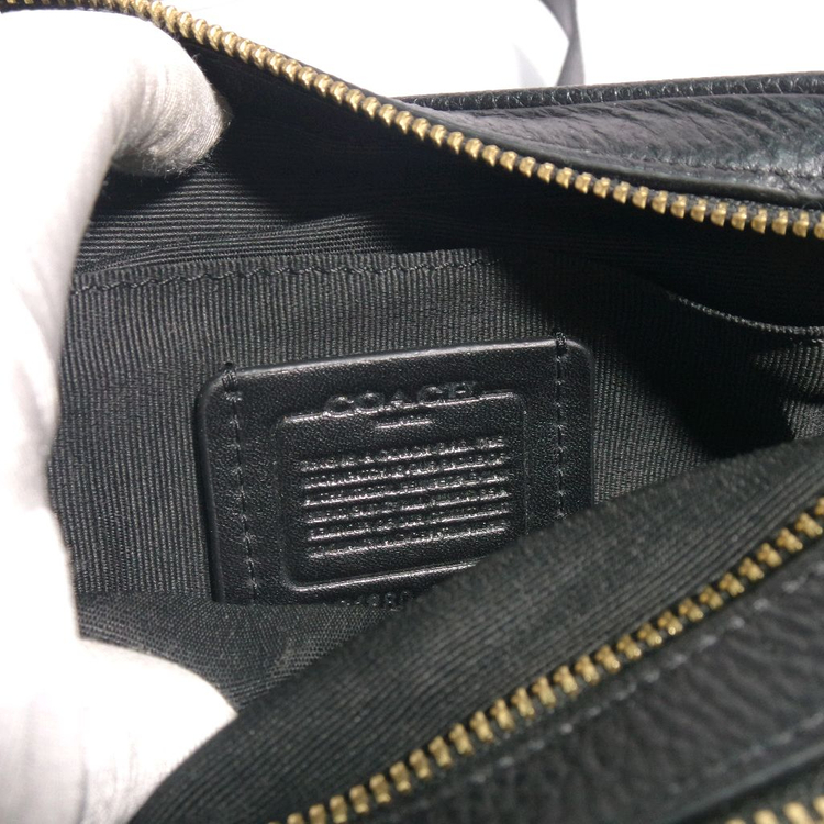 코치 크로스백 이미지