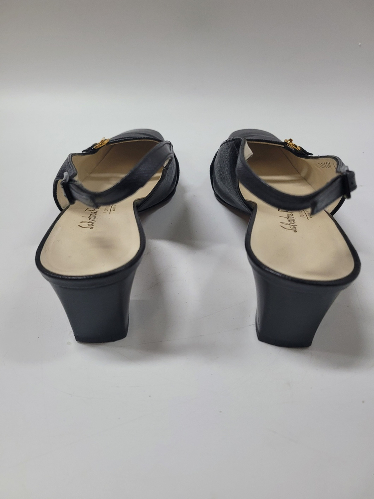 여성 페라가모 슬링백 펌즈 입니다 이미지