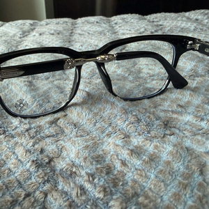 크롬하츠 콜멜리스 뿔테 이미지