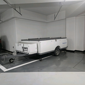 캠핑 트레일러 이미지