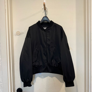 모한 봄버 자켓 이미지