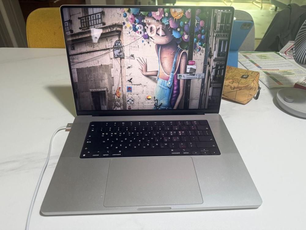 애플 맥북프로 16인치 M1 Max 32GB/1TB 팔아요 이미지