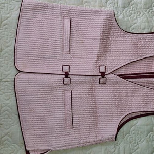 여성 누빔 조끼 이미지