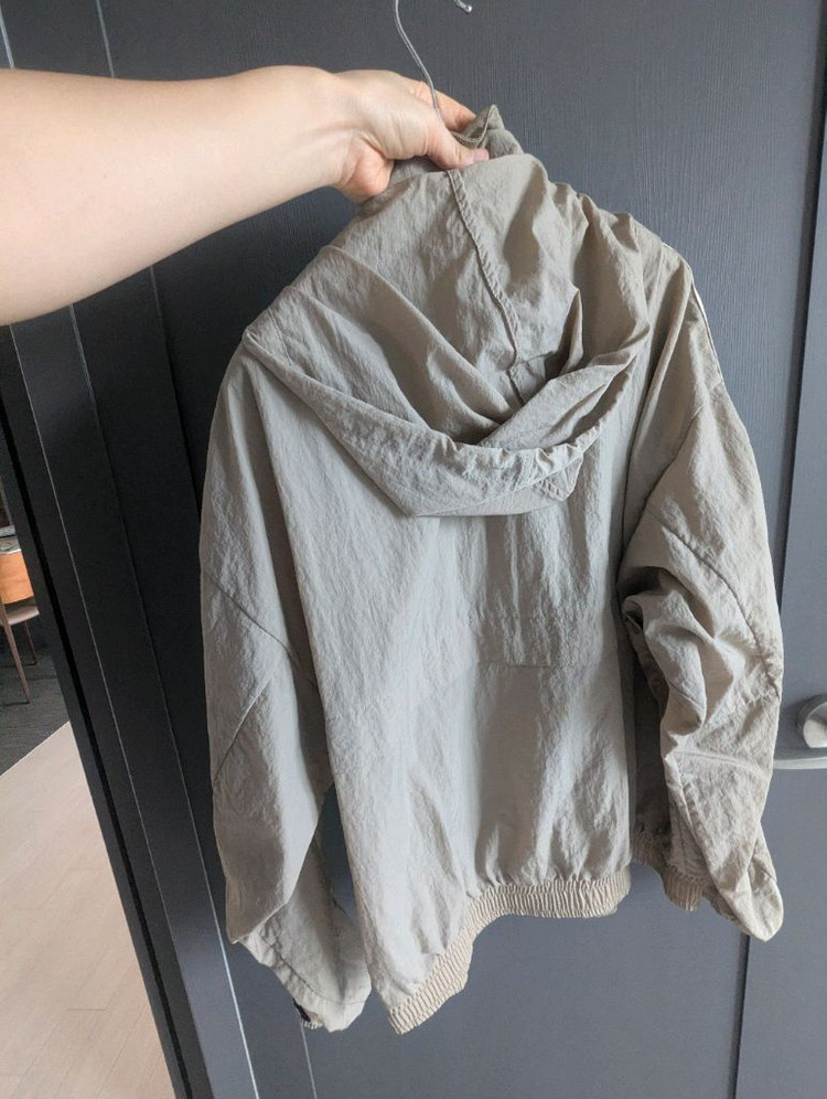 BTS 방탄 석진 휠라 Fila 바람막이 자켓 M 사이즈 손민수 이미지