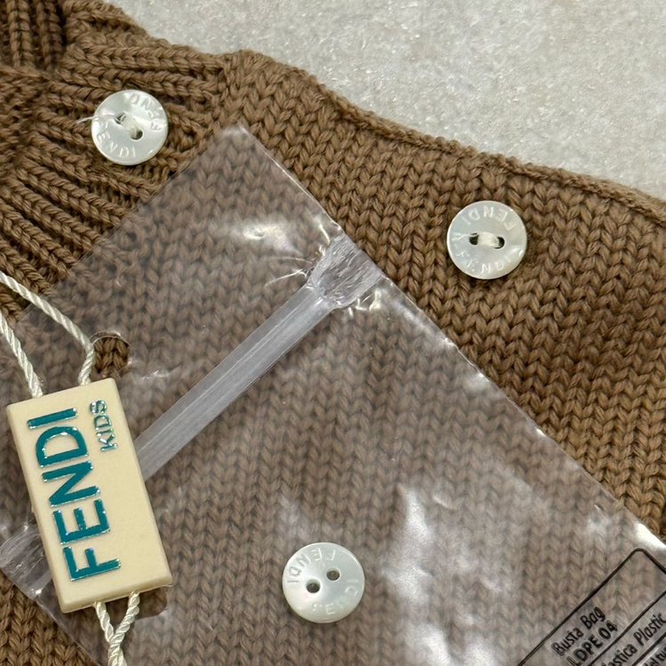 [정품][미시착택달린새상품][정가75만] 펜디 키즈 로고 니트 24m 펜디 베이비 니트 Fendi 이미지