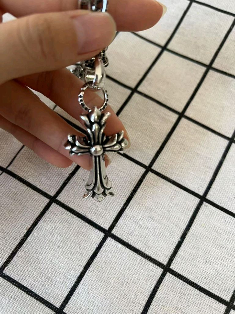 크롬하츠 크로스 펜던트 목걸이 이미지