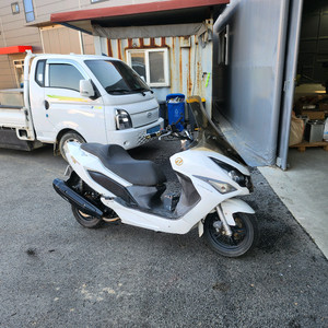 125cc 스쿠터 이미지