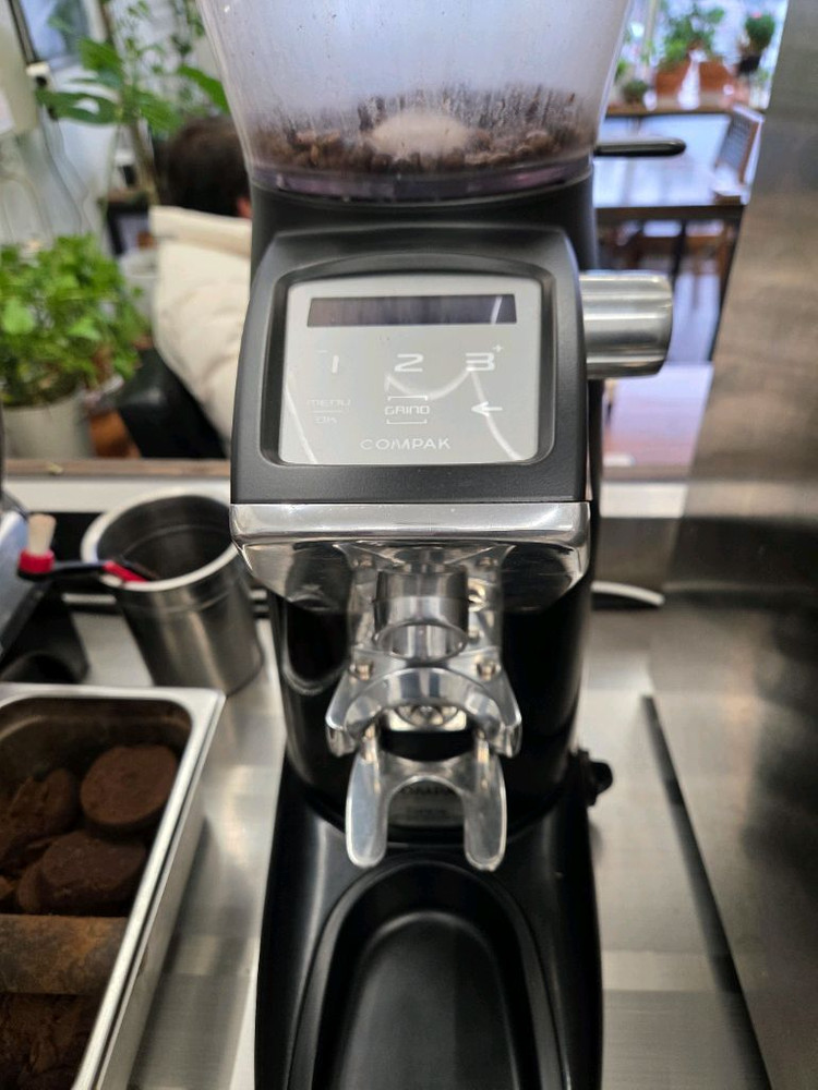콤팍 f10 커피그라인더 이미지