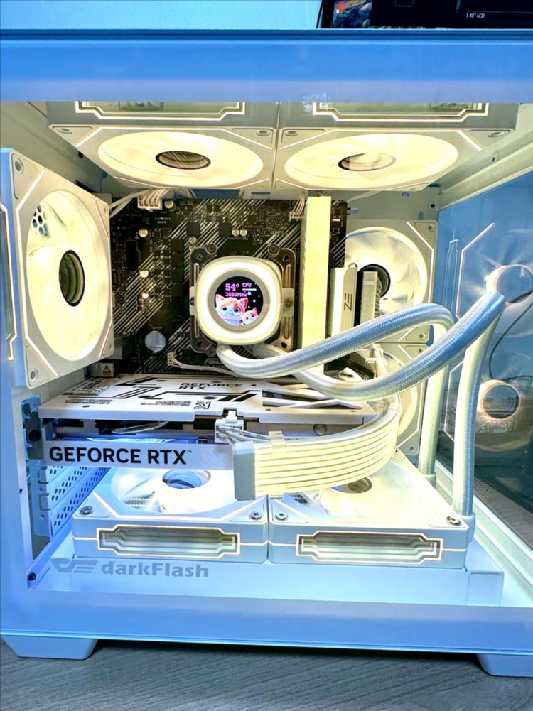 RTX 5060 새 그래픽카드 장착! 화이트 감성 게이밍 PC 완성형 이미지