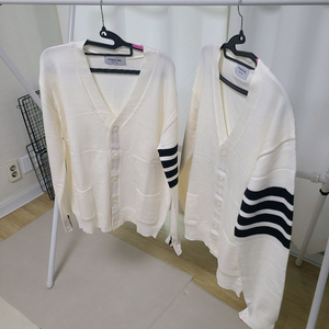 톰브라운가디건화이트여자남자다가능새옷 이미지