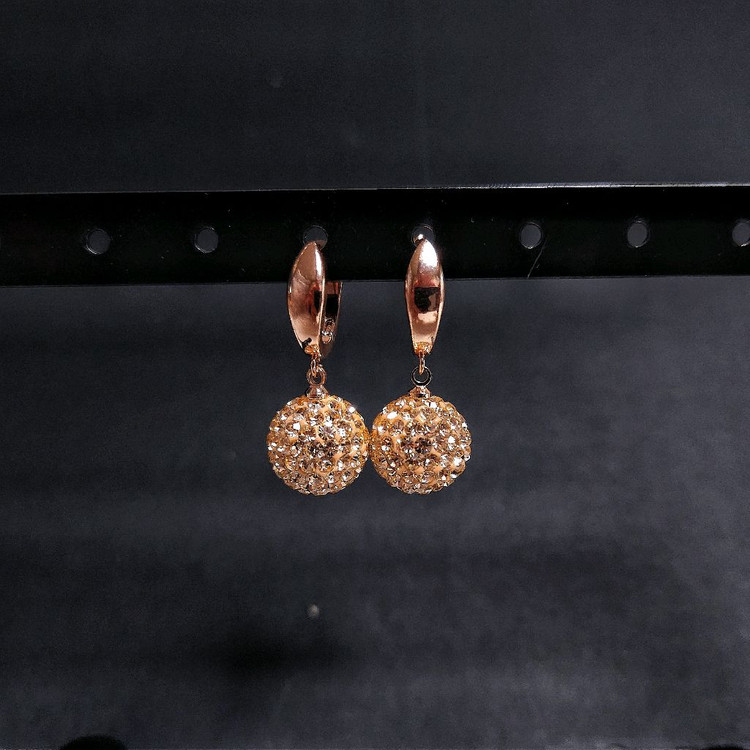 [새상품,선물박스포장]볼드한 스와로브스키스톤 볼 링귀걸이/목걸이 반지 팔찌 진주 샤넬 14k 18k 반클리프 디올 이미지