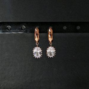 [새상품,선물박스포장]스와로브스키스톤 원터치 링귀걸이/목걸이 반지 팔찌 진주 샤넬 14k 18k 반클리프 루이비통 이미지