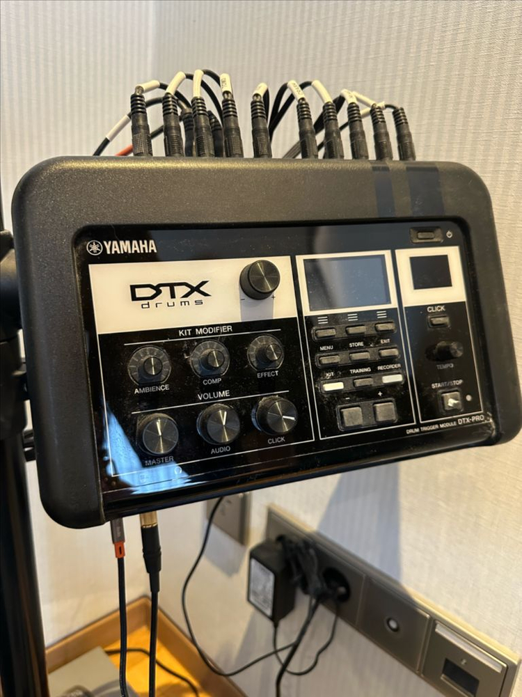 야마하 전자드럼 세트 이미지